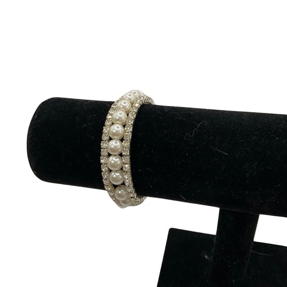 👗5/$25 - Faux Pearl Bracelet Lot - Picture 1 of 3